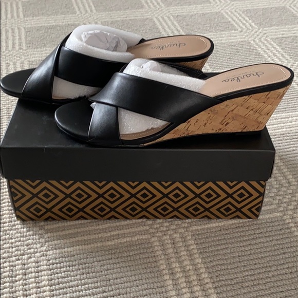 Charles By Charles David Black wedges Size 8. Lowest price - Picture 4 of 6